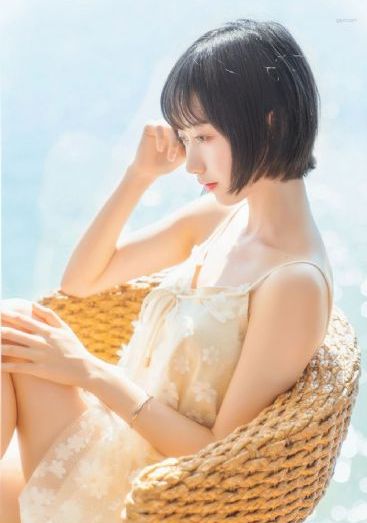 丰满的女秘书_BD英语高清免费观看