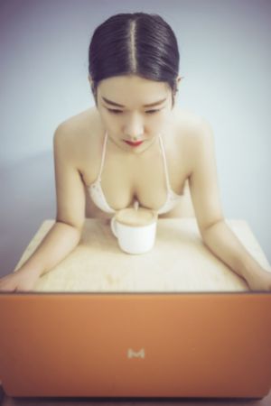 双花镜_BD英语在线视频观看